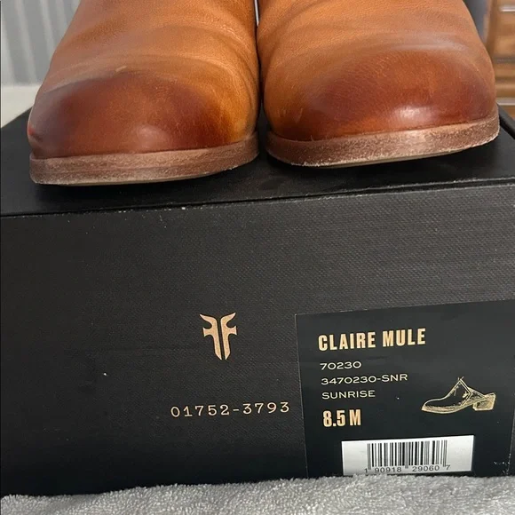 Frye Women’s Tan Leather Slip-On Shoeties. - Picture 5 of 10